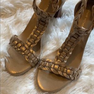 New! Adrienne vittadini gold gladiator heel